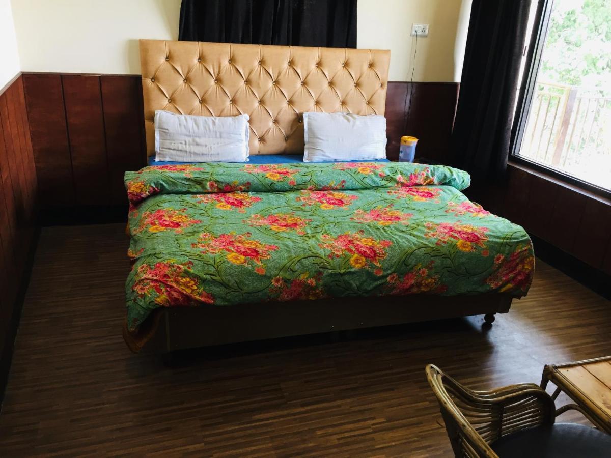 Hotel Prem G, Массури Экстерьер фото