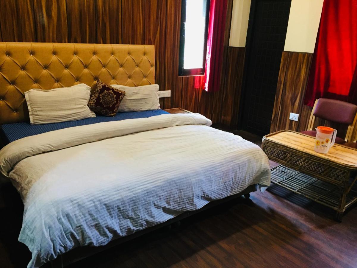 Hotel Prem G, Массури Экстерьер фото